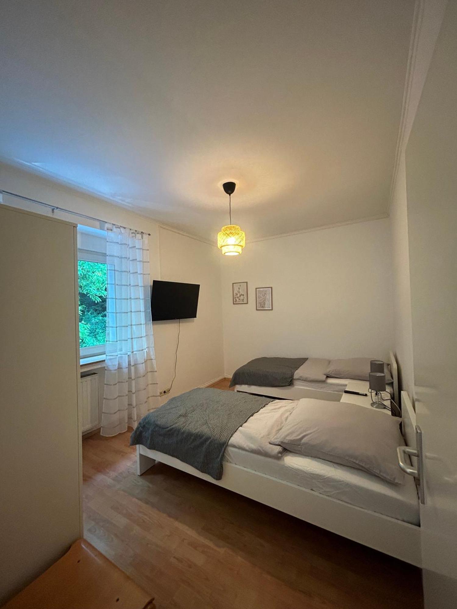 Gemuetliche Ferienwohnung - Voll Ausgestattet, Zentral Aber Ruhig ! Wuppertal Luaran gambar